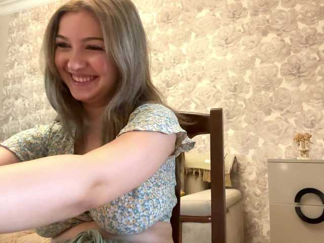 CloudyFoxy live cam on BongaCams