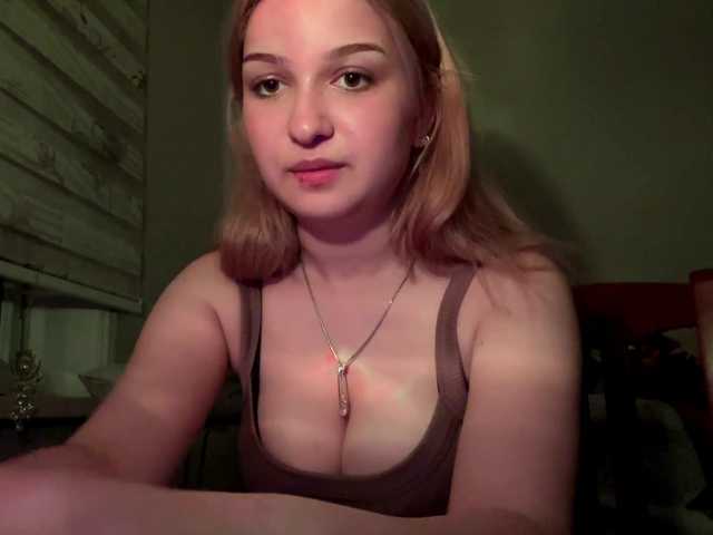 CloudyFoxy live cam on BongaCams