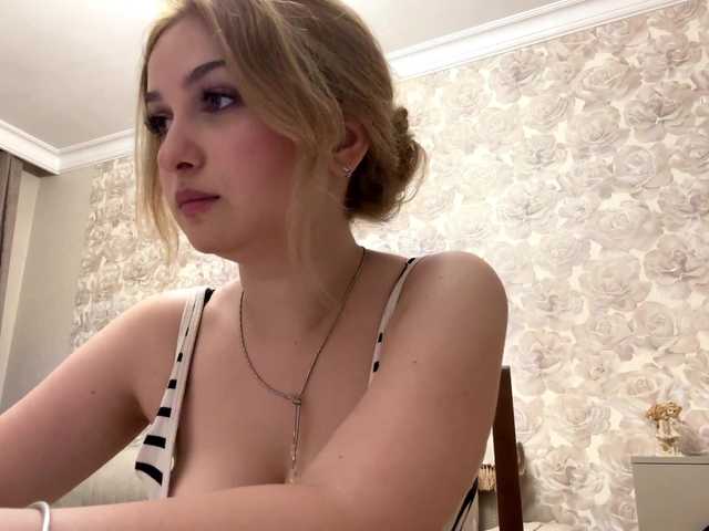 CloudyFoxy live cam on BongaCams