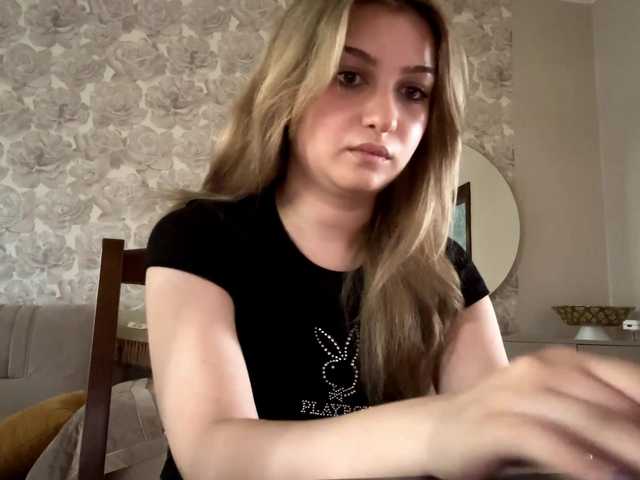 CloudyFoxy live cam on BongaCams