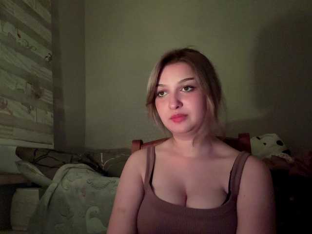 CloudyFoxy live cam on BongaCams