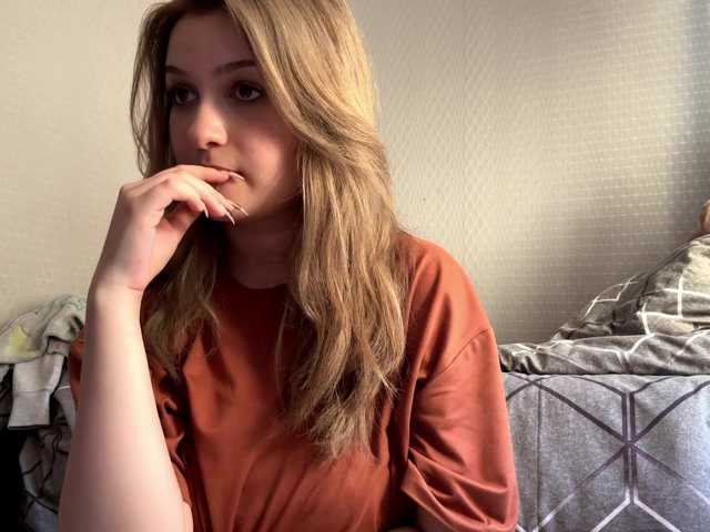 CloudyFoxy live cam on BongaCams