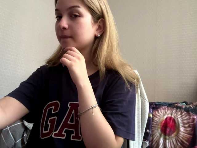 CloudyFoxy live cam on BongaCams