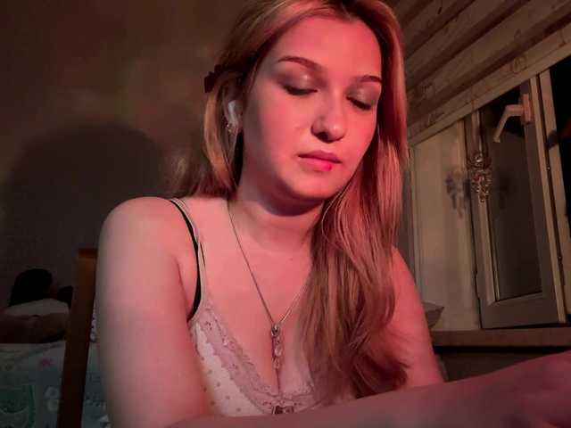 CloudyFoxy live cam on BongaCams