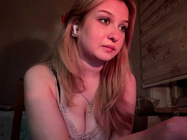 CloudyFoxy live cam on BongaCams