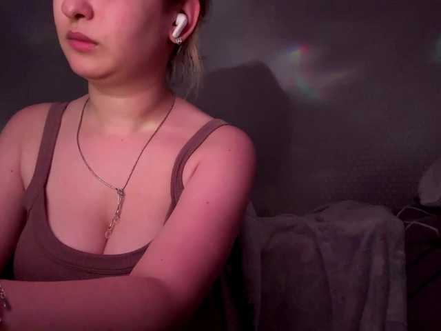 CloudyFoxy live cam on BongaCams