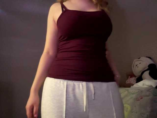 CloudyFoxy live cam on BongaCams