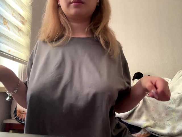 CloudyFoxy live cam on BongaCams