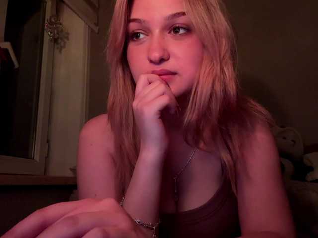CloudyFoxy live cam on BongaCams