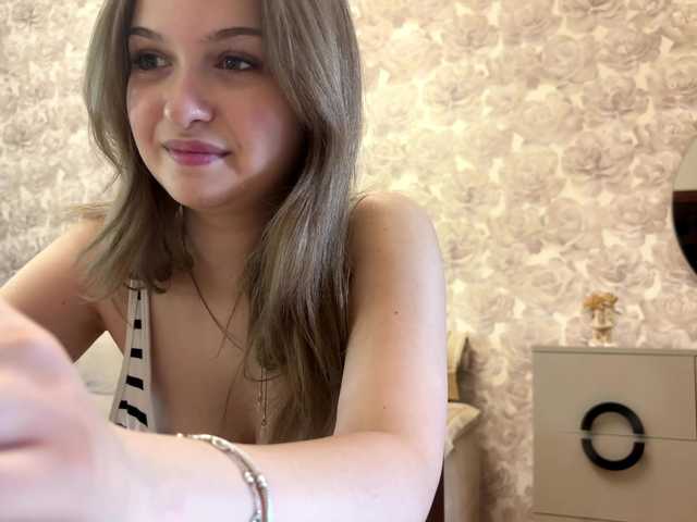 CloudyFoxy live cam on BongaCams