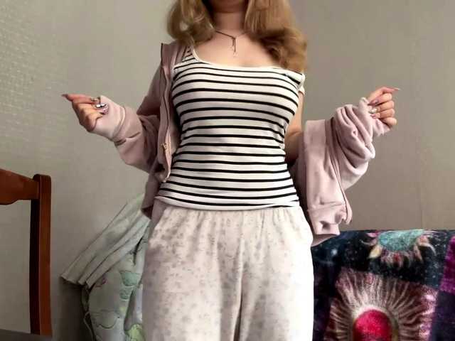 CloudyFoxy live cam on BongaCams