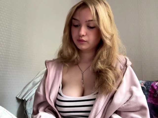 CloudyFoxy live cam on BongaCams