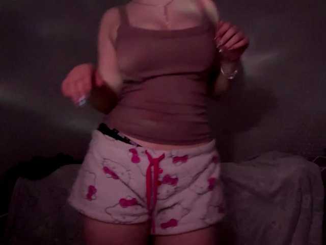 CloudyFoxy live cam on BongaCams