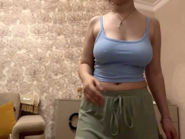 CloudyFoxy live cam on BongaCams