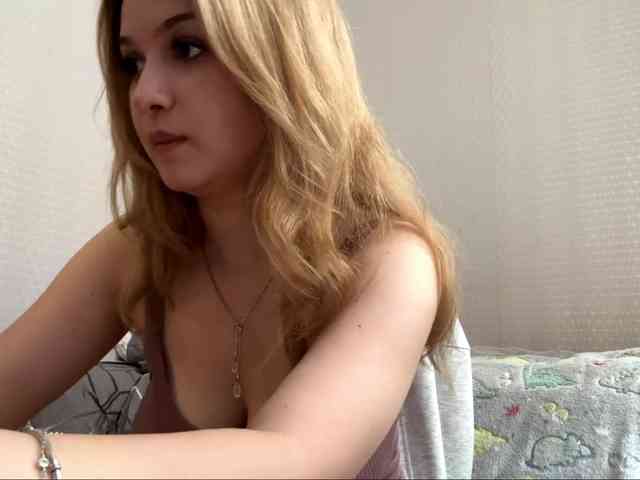 CloudyFoxy Sex Cam Show