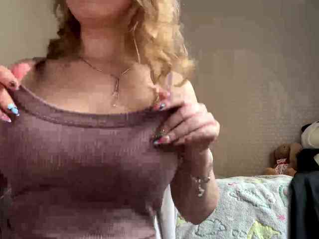 CloudyFoxy Sex Cam Show