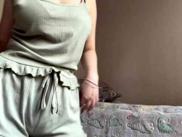 CloudyFoxy Sex Cam Show