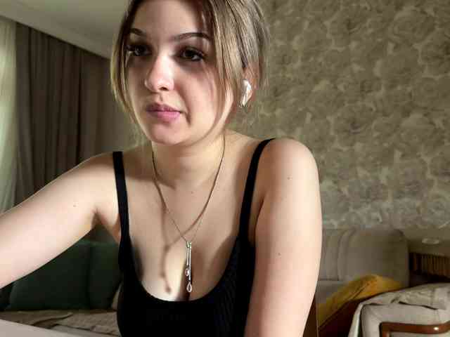 CloudyFoxy Sex Cam Show