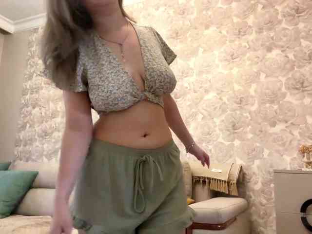 CloudyFoxy Sex Cam Show