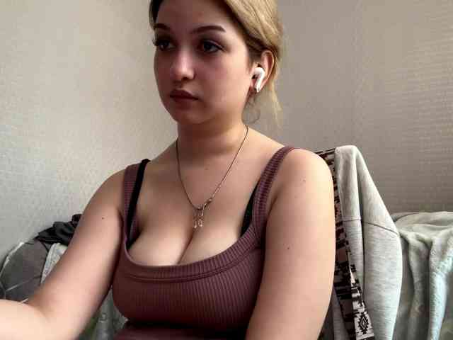 CloudyFoxy Sex Cam Show