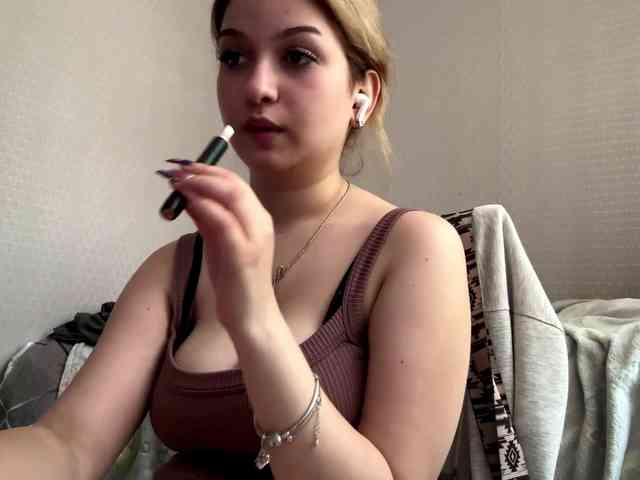 CloudyFoxy Sex Cam Show