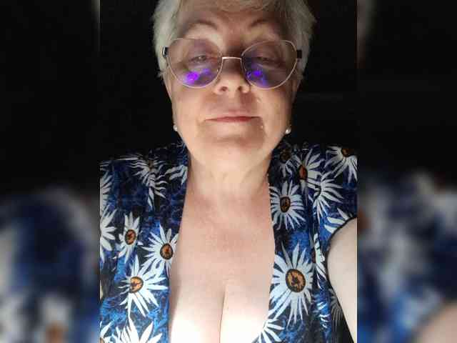 Monikam888 live female cam on bongacams