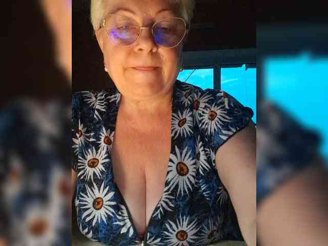 Monikam888 live female cam on bongacams