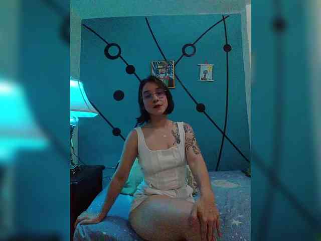Lesliecarmein webcam