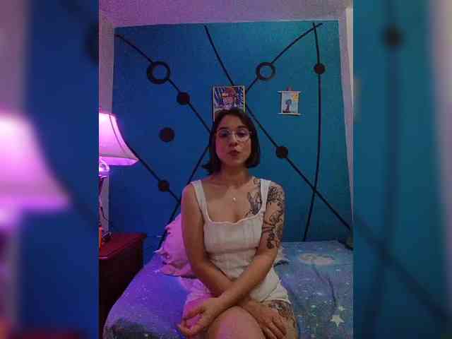 Lesliecarmein webcam