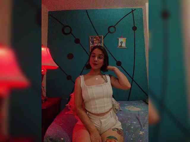 Lesliecarmein webcam
