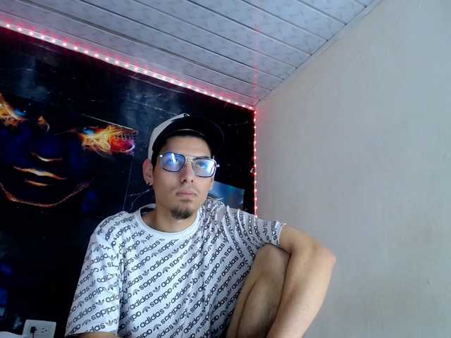 TheShamefulBoys live cam preview