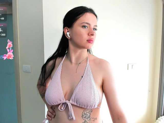 evelyne-xx live cam on BongaCams