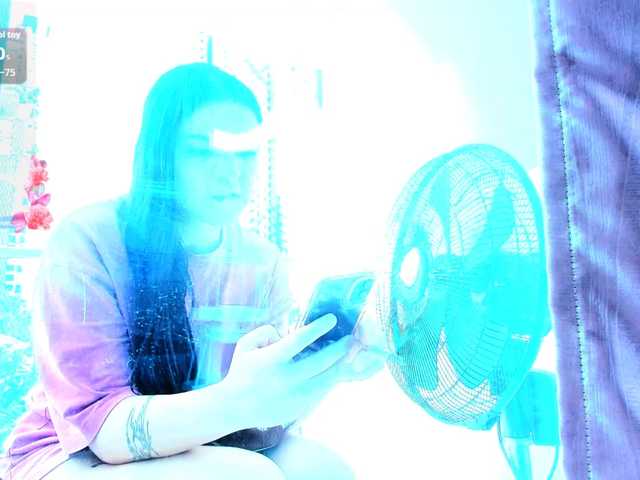 evelyne-xx live cam on BongaCams