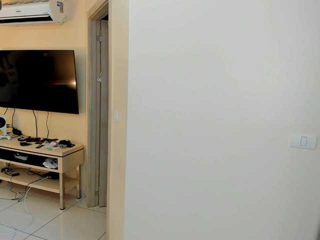 evelyne-xx live cam on BongaCams