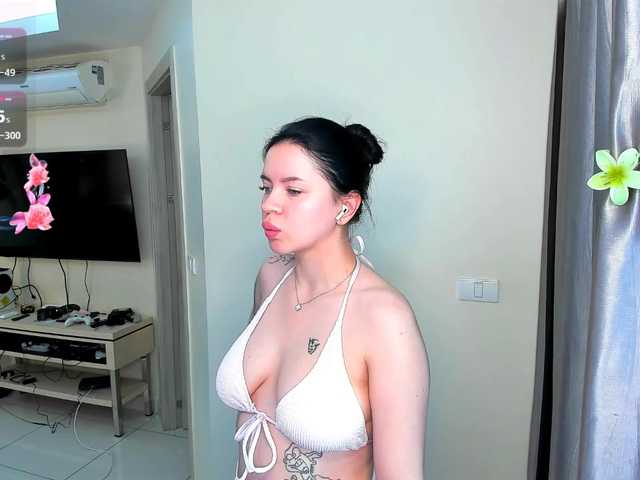 evelyne-xx live webcam show