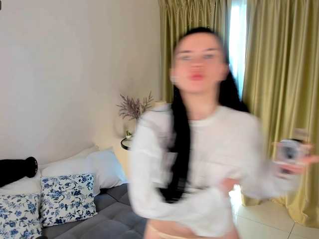 evelyne-xx live cam on BongaCams