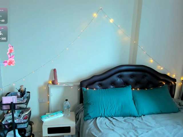 evelyne-xx live cam on BongaCams