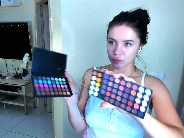 evelyne-xx live cam on BongaCams