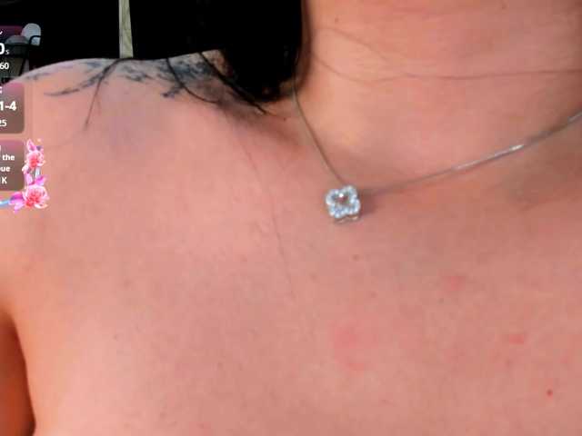 evelyne-xx live cam on BongaCams