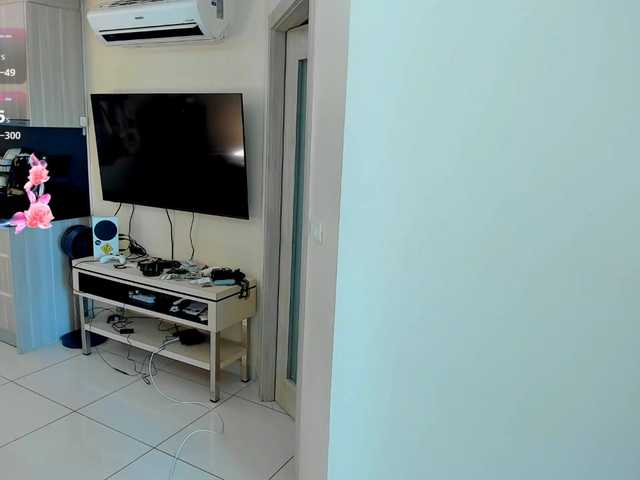evelyne-xx live cam on BongaCams