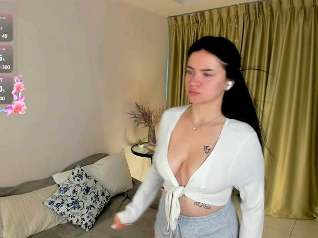 evelyne-xx live cam on BongaCams