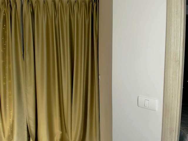 evelyne-xx live cam on BongaCams