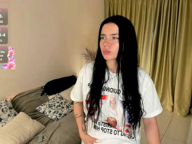evelyne-xx live cam on BongaCams