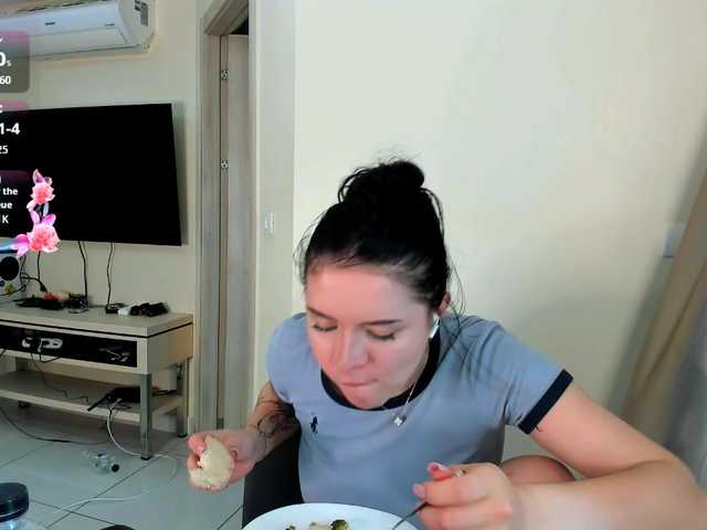 evelyne-xx live cam on BongaCams