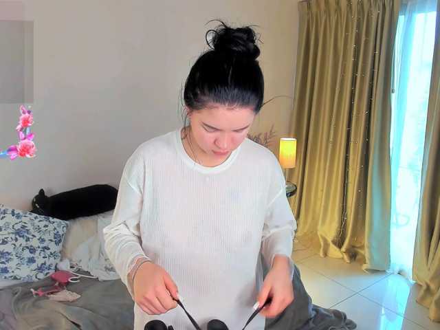 evelyne-xx live cam on BongaCams