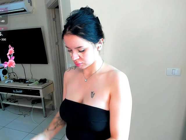 evelyne-xx live webcam show