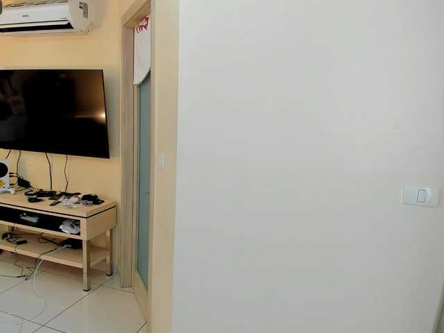 evelyne-xx live cam on BongaCams
