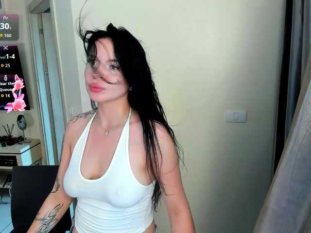 evelyne-xx live cam on BongaCams