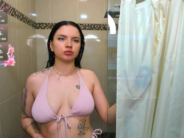 evelyne-xx live cam on BongaCams