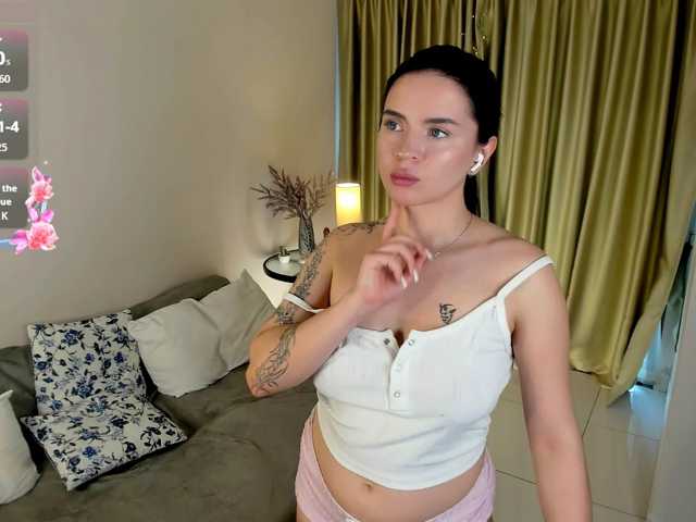 evelyne-xx, live now on BongaCams
